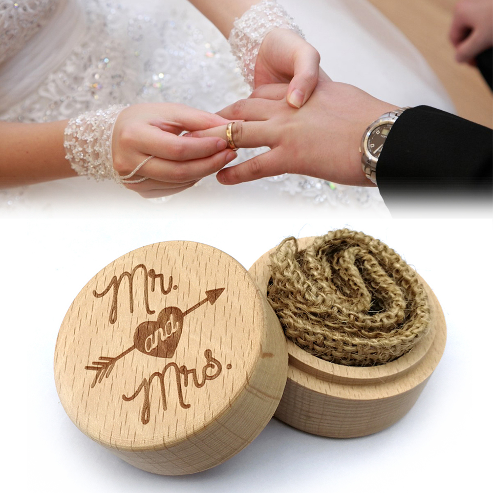 thumbnail image 5 of Caja para Anillos Haya Redonda Personalizada Con Marco Caja para Anillos Boda Campestre (JM01520) Mr And MrsTXW#301987.01, 5 of 10