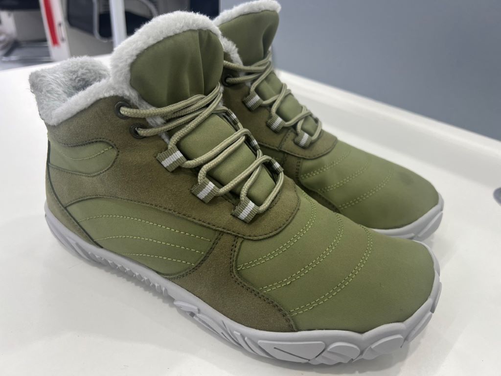 thumbnail image 2 of Zapatos Trekking Al Aire Libre Botas Felpa Invierno Antideslizantes Impermeables para Hombres Y Mujeres, 2 of 2