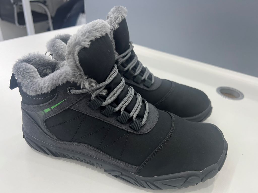 thumbnail image 2 of Botas Del Desierto Felpa Invierno Antideslizantes Impermeables para Hombres Y Mujeres, 2 of 2
