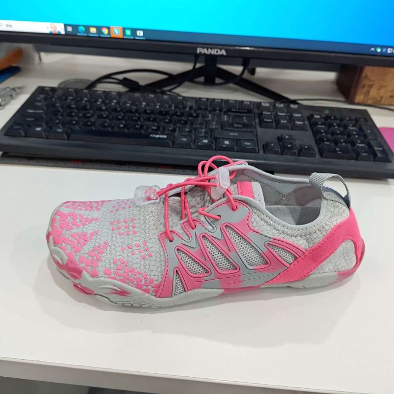thumbnail image 2 of Deporte Transpirable Zapatos Playa Descalzos Livianos Unisex Sin Deslizamiento Seco Rápido para Corriendo Aqua, 2 of 2