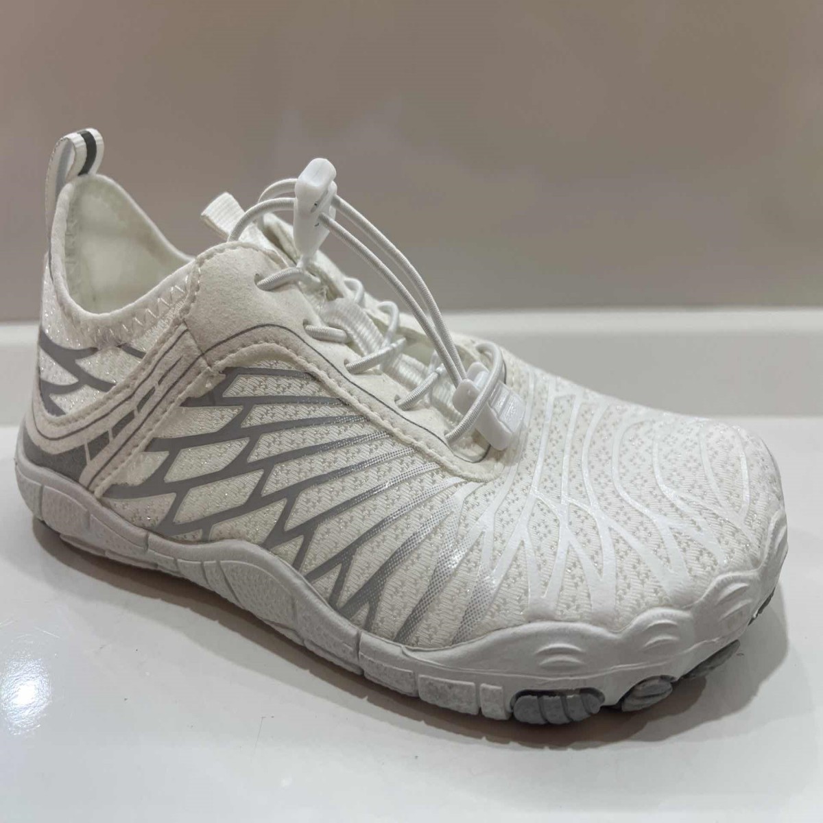 thumbnail image 2 of Zapatos Playa Descalzos Unisex Sin Deslizamiento para Acuáticos (44 Plata), 2 of 2
